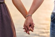 挽回内向男友的心（教你如何让他重新爱上你）