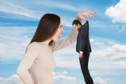 梦见爱人出轨，你该如何面对？（探究梦境中的情感变化及其启示）