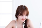 男友和别的女人暧昧聊天该如何处理（掌握正确的处理方式，维护恋爱关系和自尊心）