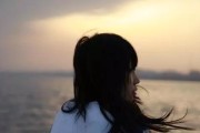 女生失恋后的痛苦表现（失落、痛哭、无助，情感的漩涡）