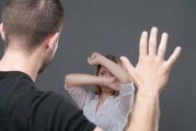 老婆精神出轨想离婚，如何处理？（如何挽救婚姻，重建家庭关系？）