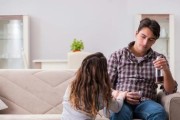 拖着不离婚，如何挽救离婚男人？（一份速效攻略，让男人重新爱上婚姻）