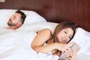老公精神出轨怎么办？（如何应对精神出轨，让婚姻重新回温）